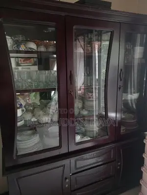 শোকেস বিক্রয় হবে