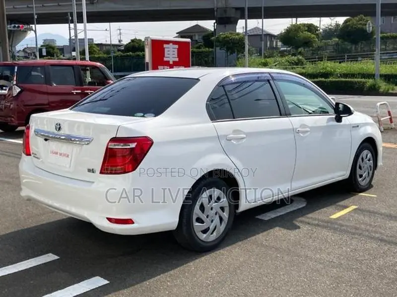 টয়োটা এক্সিও হাইব্রিড ইএক্স রেডি স্টক ২০২০