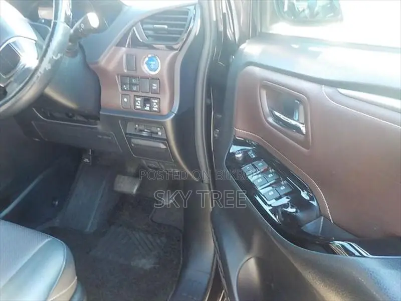 Toyota Esquire GI 2020
