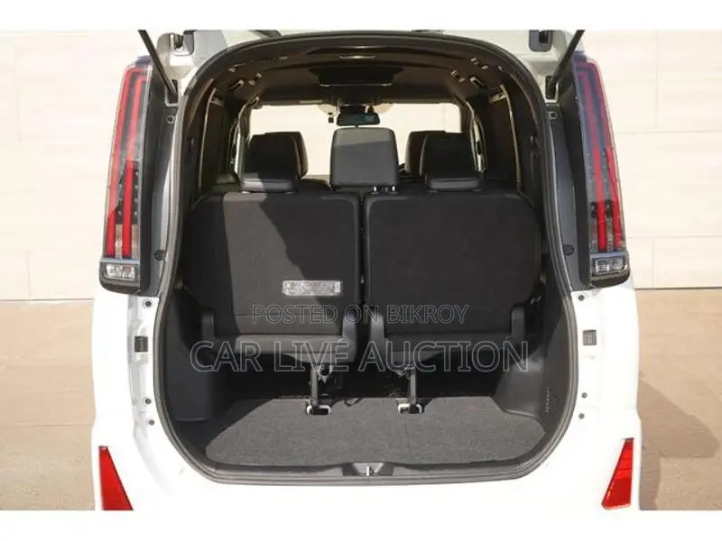 Toyota Noah Hybrid SI WxB 2021