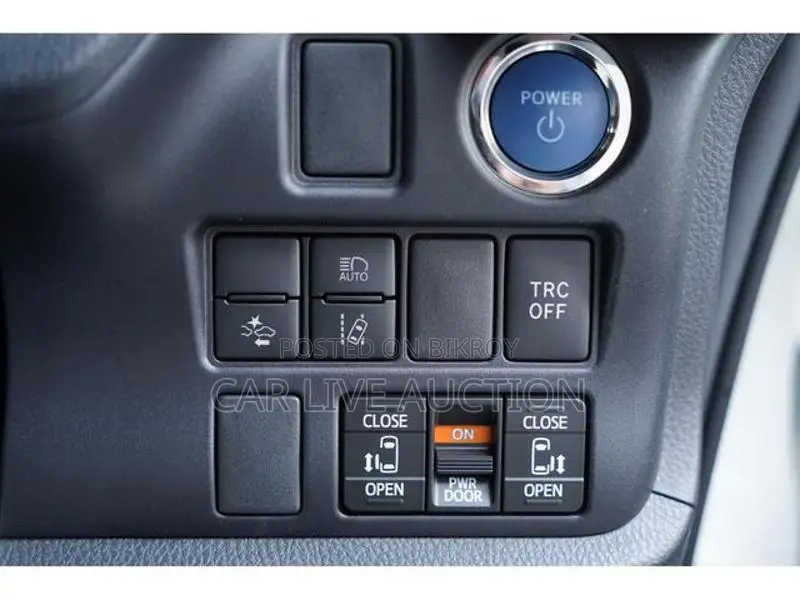 Toyota Noah Hybrid SI WxB 2021