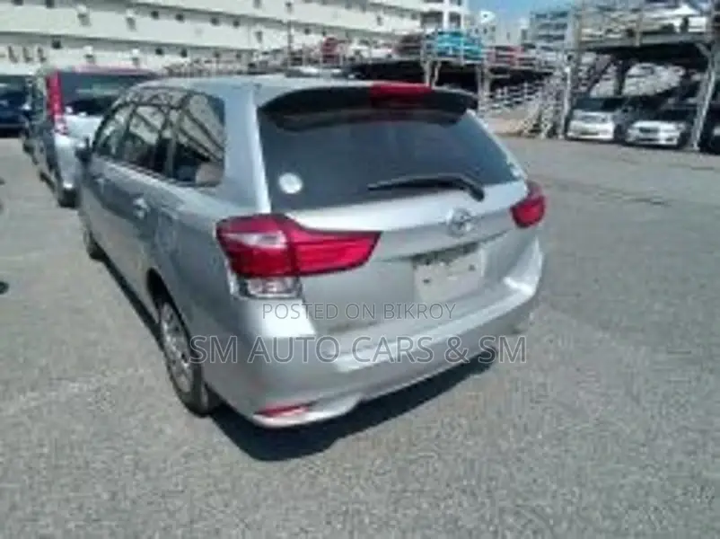 Toyota Fielder Non Hybrid EX Silver 2020