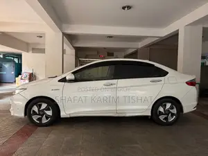 Honda Grace LX 2016