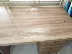 এই টেবিলটি বিক্রয় করা হবে