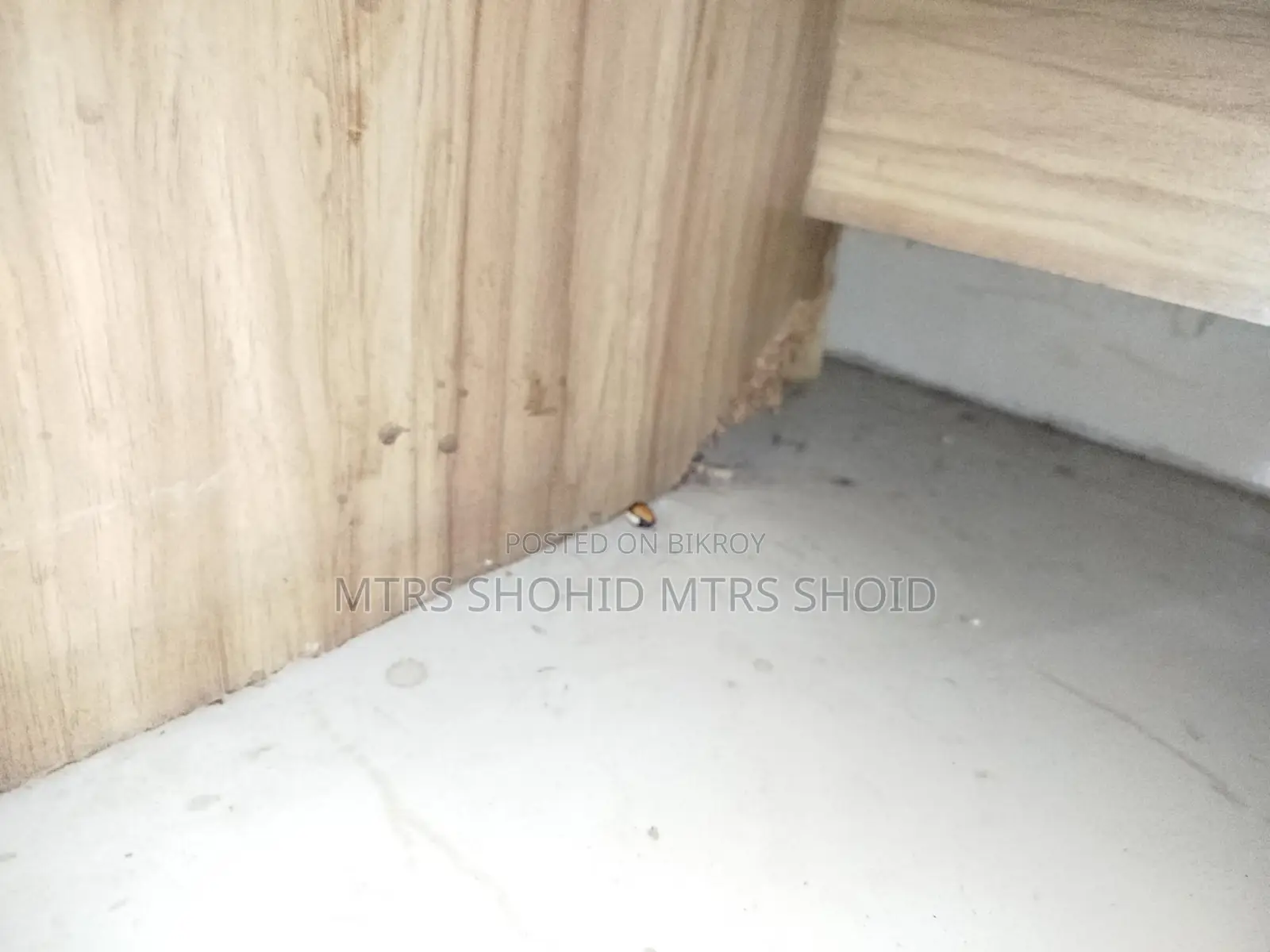 এই টেবিলটি বিক্রয় করা হবে