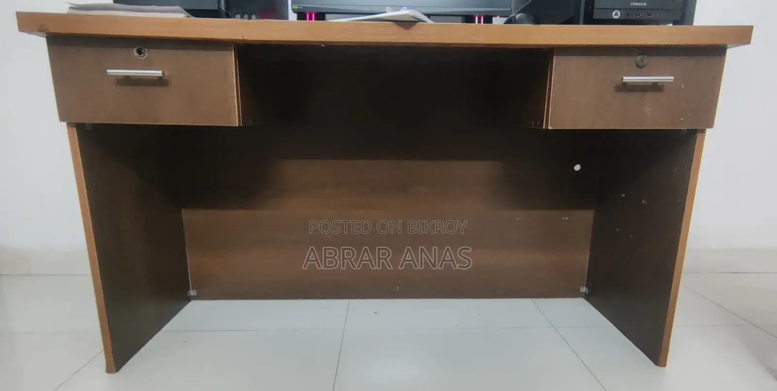 Wooden Office Desk with Dual Lockable Drawers