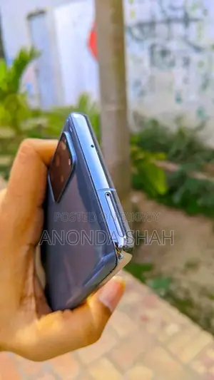 Samsung Galaxy S20 Plus (Used)