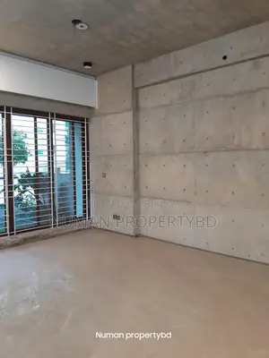 2500sq New Luxury Semi Furnished Flat Rent