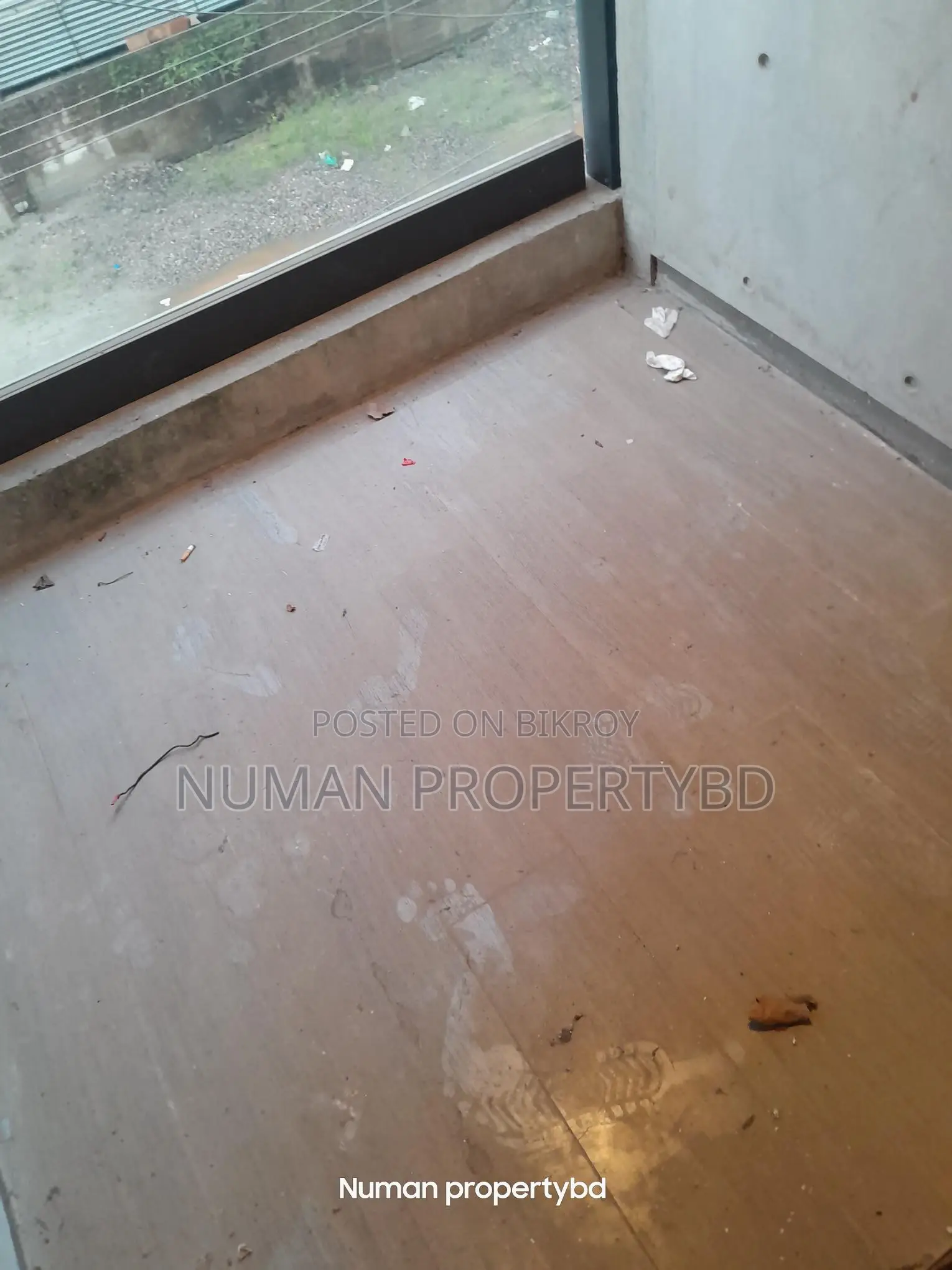 2500sq New Luxury Semi Furnished Flat Rent