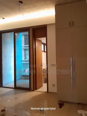 2500sq New Luxury Semi Furnished Flat Rent