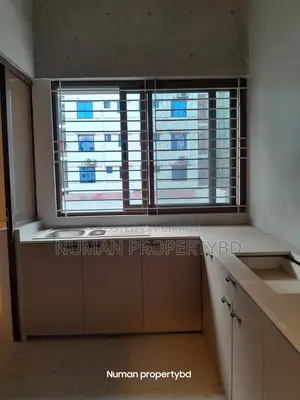 2500sq New Luxury Semi Furnished Flat Rent