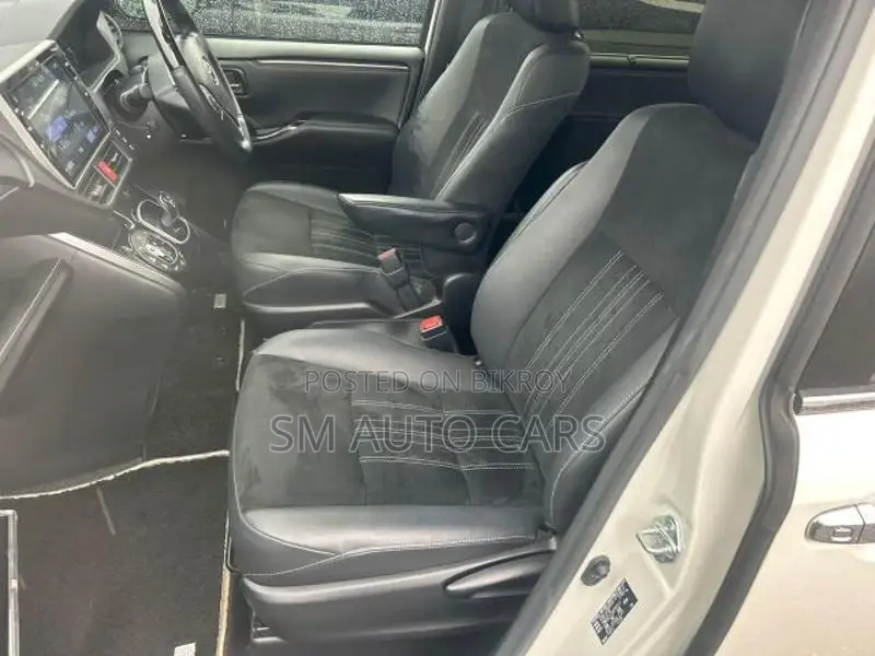 Toyota Esquire Hybrid Gi Premium 2020