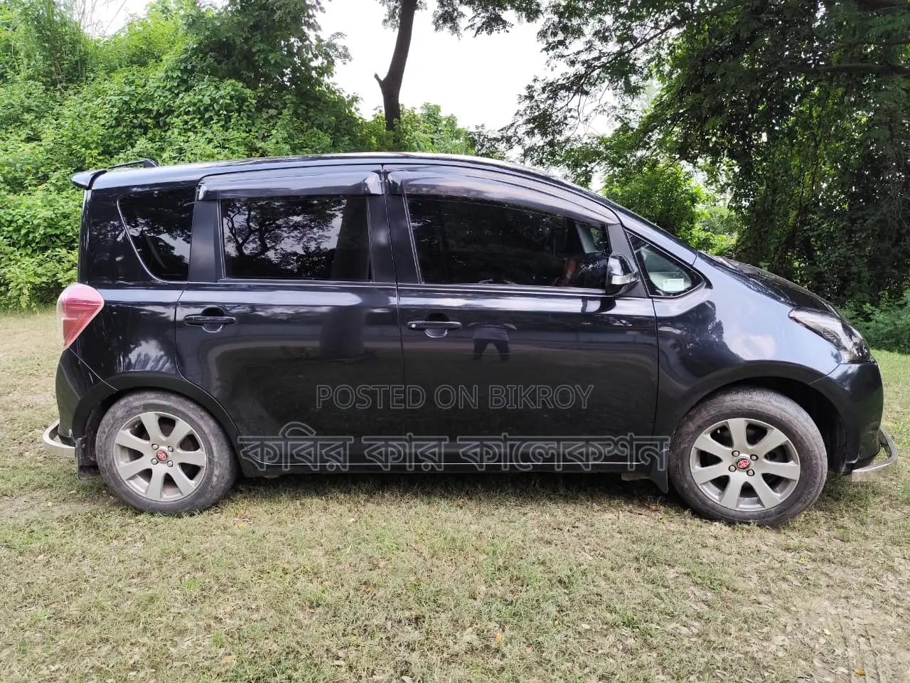 Toyota Ractis Black 2010
