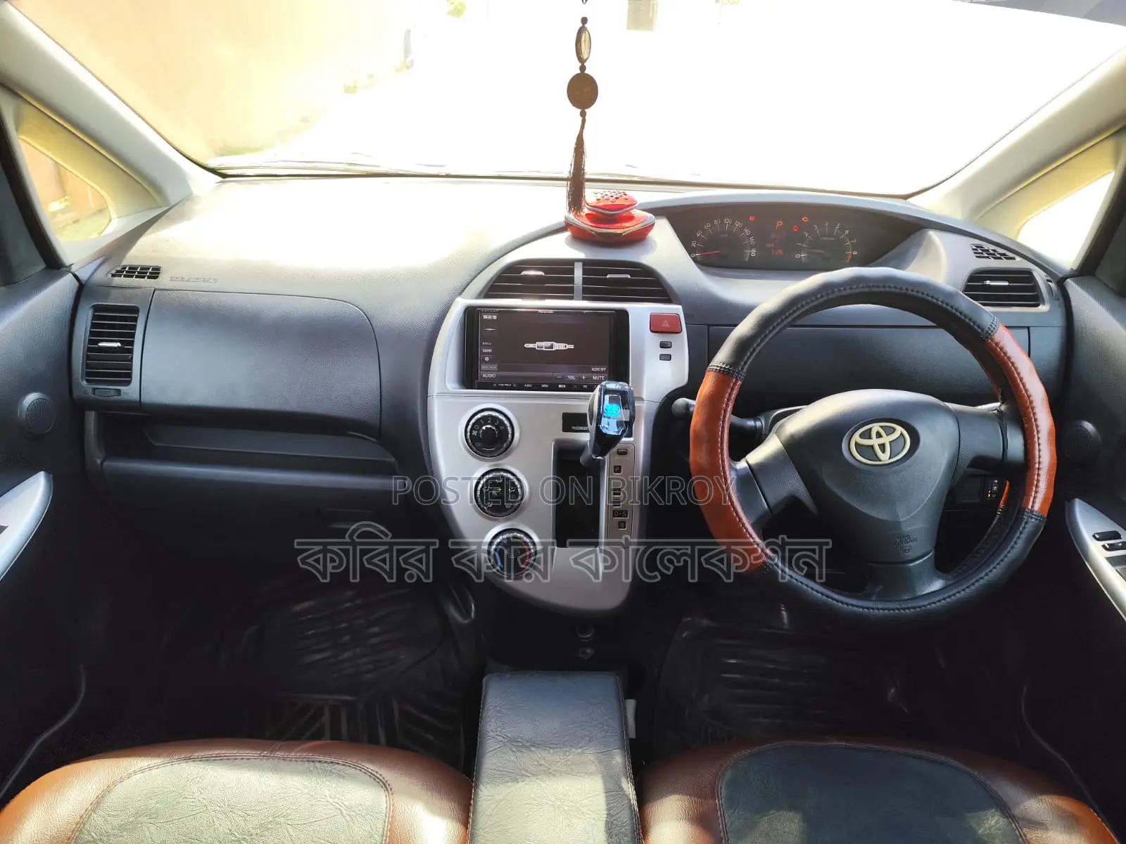 Toyota Ractis Black 2010