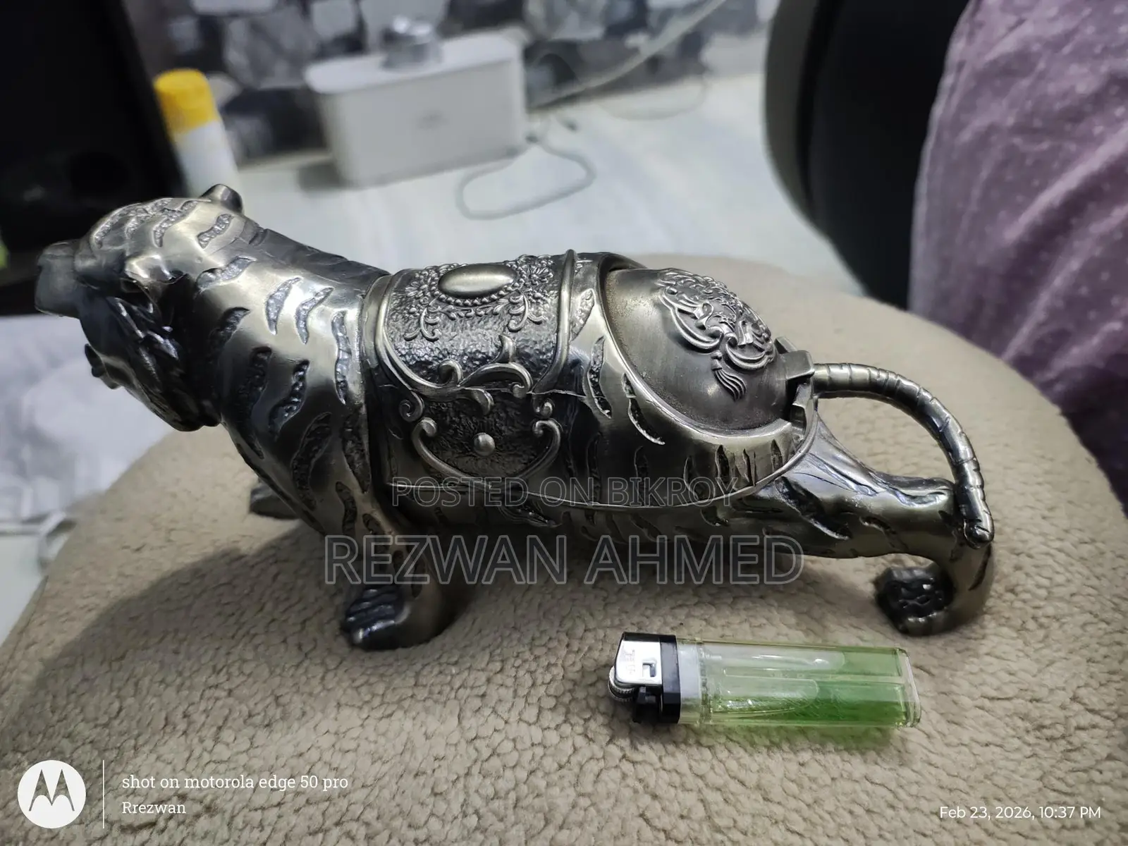 Tiger Ashtray Metal Body