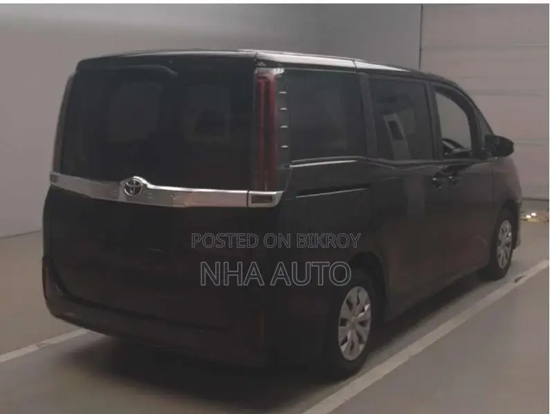 Toyota Noah Non Hybrid 2021