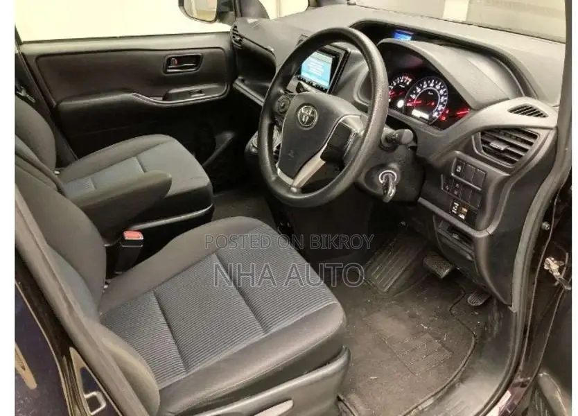 Toyota Noah Non Hybrid 2021