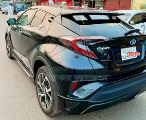 Toyota C-HR hybrid 2017