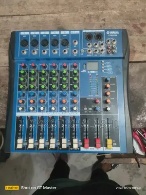 Yamaha 6-channel mixer (4 months old)