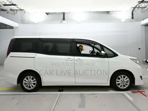 Toyota Noah Non-Hybrid 2021
