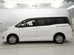 Toyota Noah Non-Hybrid 2021