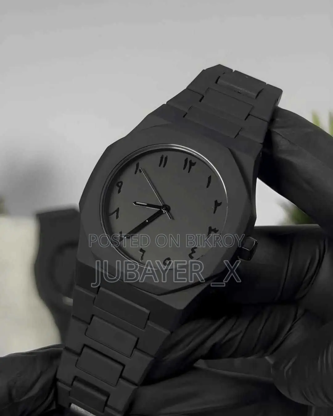 All-black Minimalist Style Watch