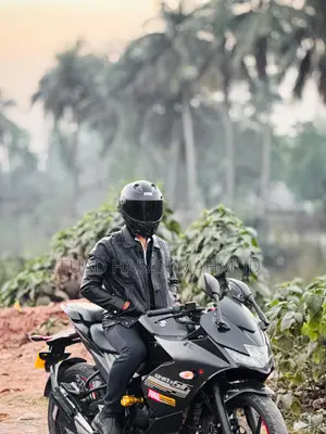 Suzuki Gixxer SF . 2024