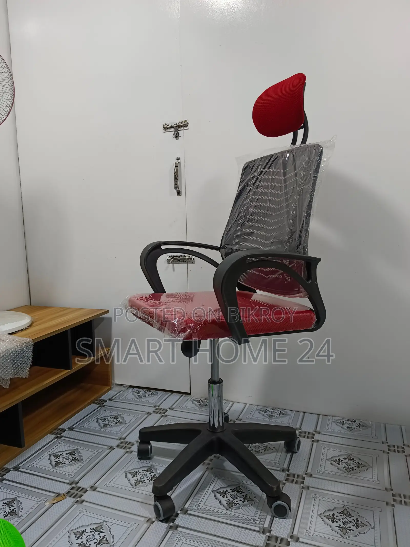 Office Chair with Headrest – Stylish Design & Maximum Comfort