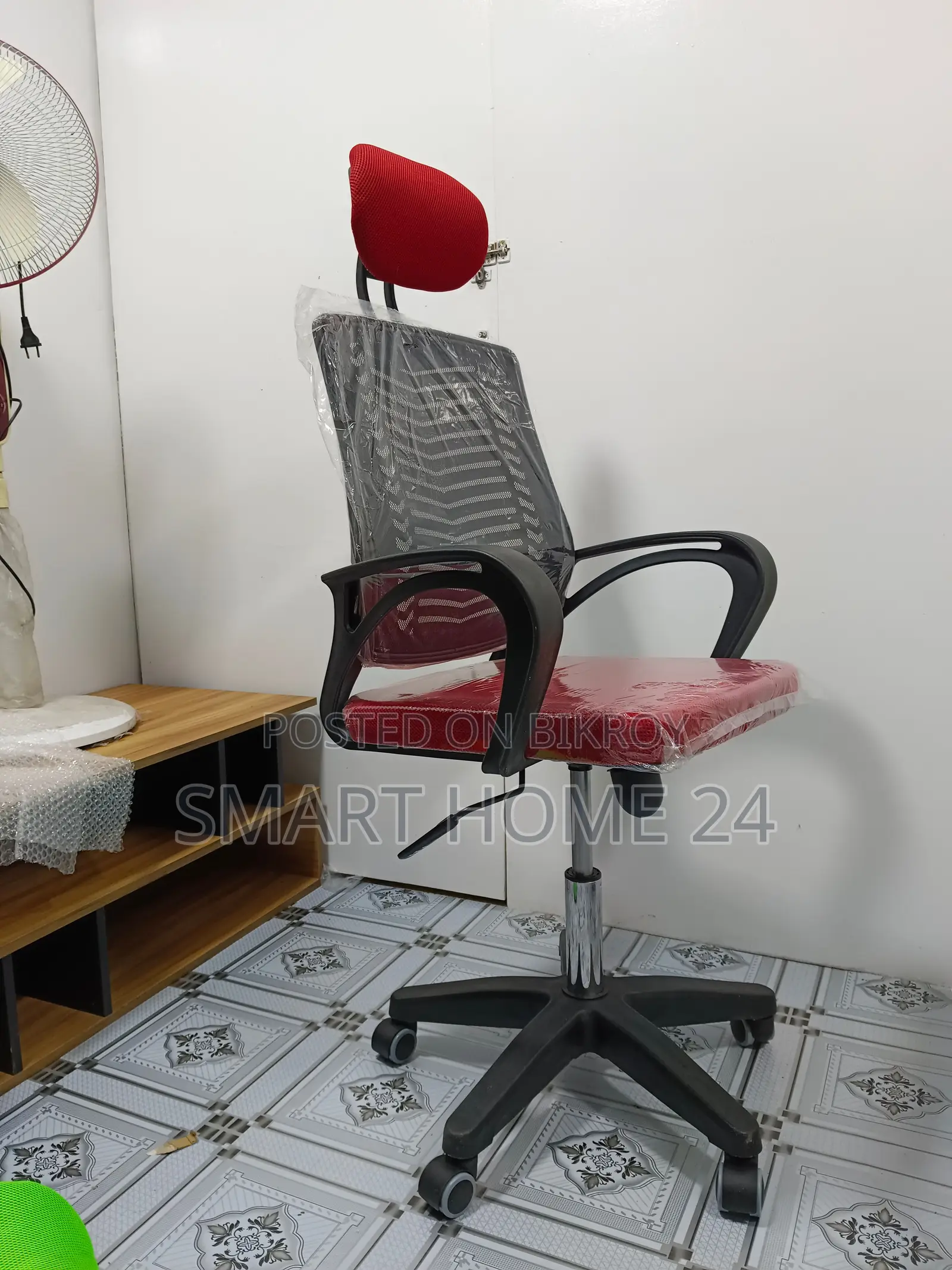 Office Chair with Headrest – Stylish Design & Maximum Comfort