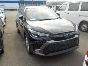 টয়োটা করোলা ক্রস এস ব্ল্যাক ৪.৫ পয়েন্ট ২০২২