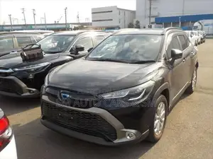 টয়োটা করোলা ক্রস এস ব্ল্যাক ৪.৫ পয়েন্ট ২০২২