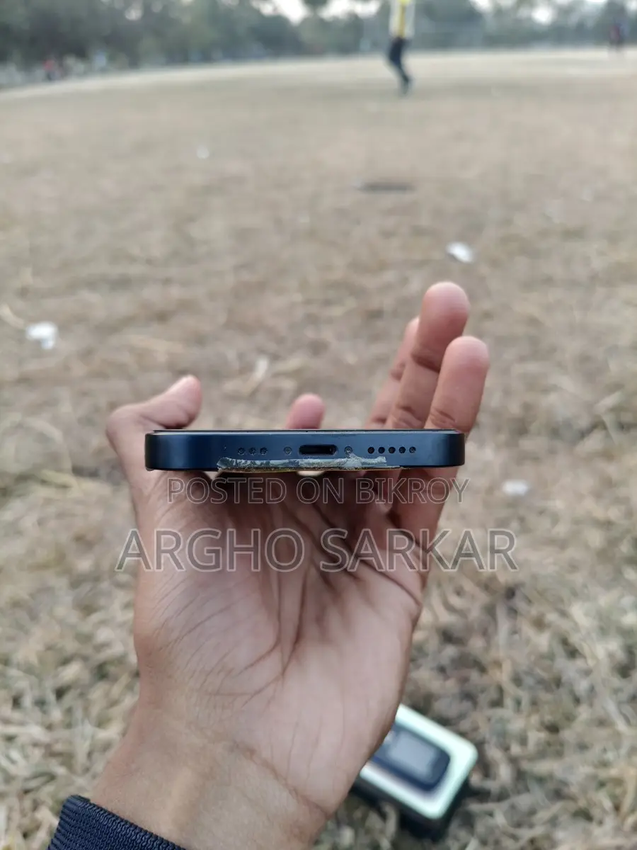 Apple iPhone 13 . (Used)