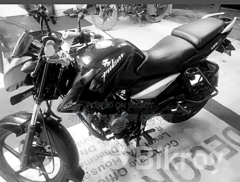 Bajaj Pulsar 135 . 2015