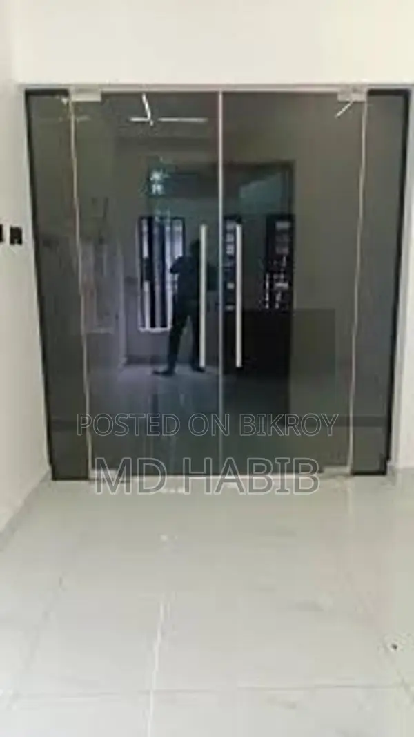 10mm Tempered Glass Door