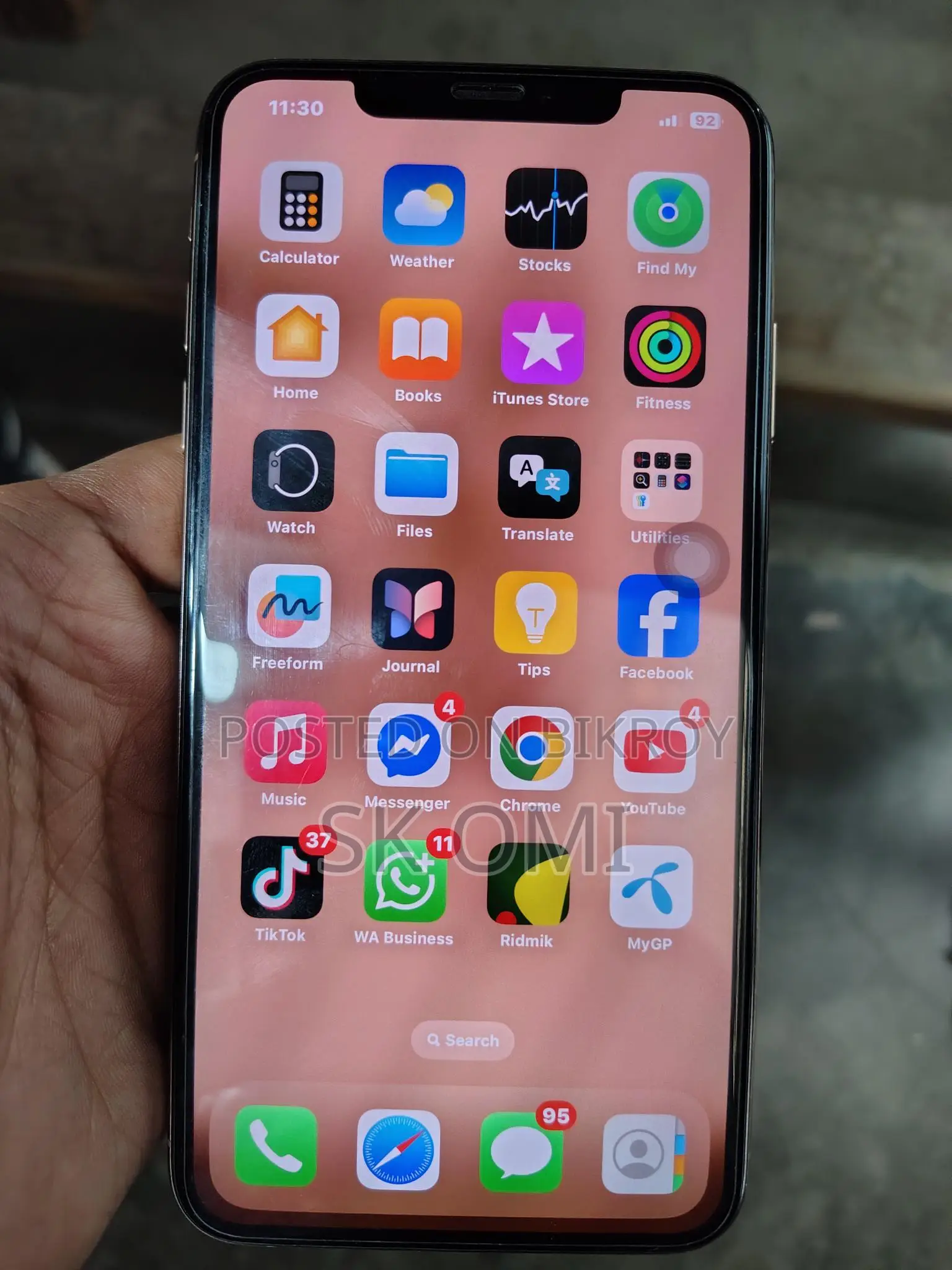 Apple iPhone XS Max . (Used)