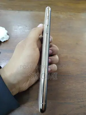 Apple iPhone XS Max . (Used)