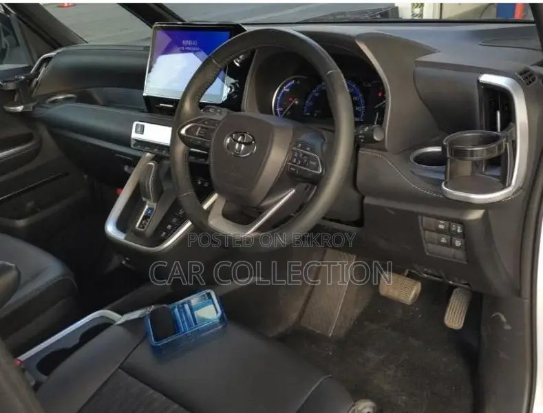 Toyota Noah SZ 2023