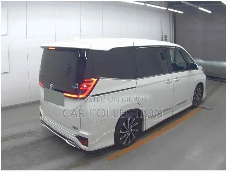 Toyota Noah SZ 2023