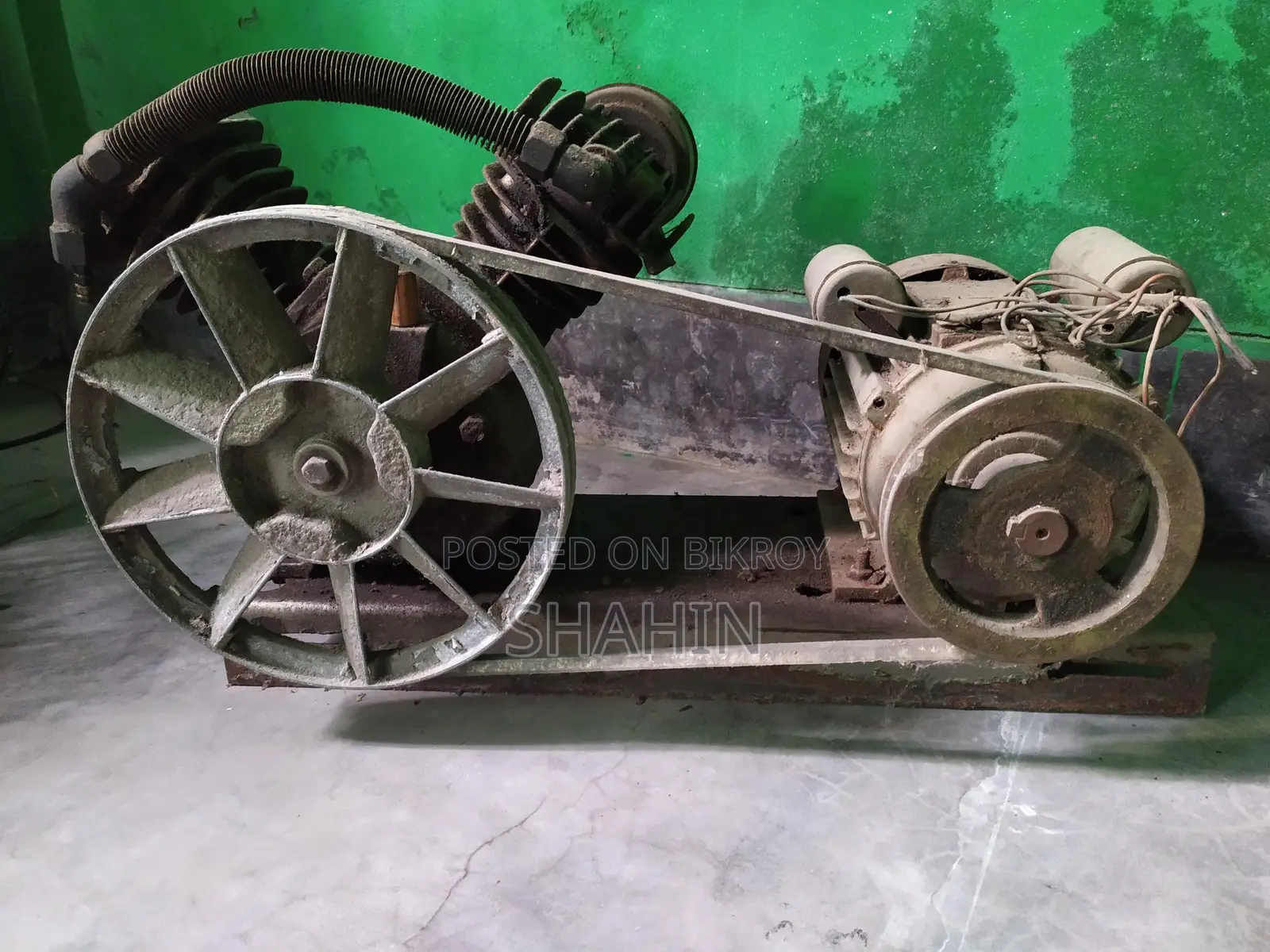 কম্প্রেসার বিক্রয় হবে।