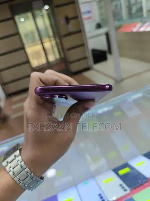 Vivo V60e 8/256 (Used)