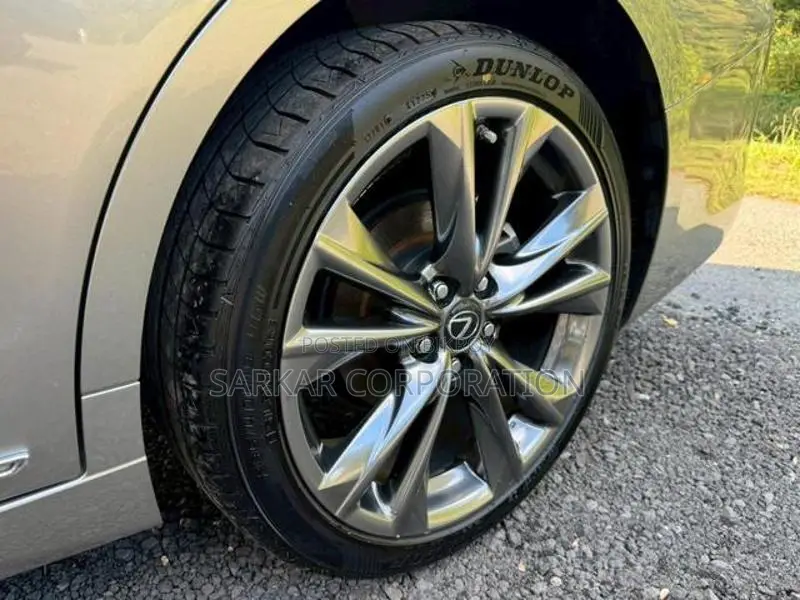 Lexus ES 300h F Sport 2021