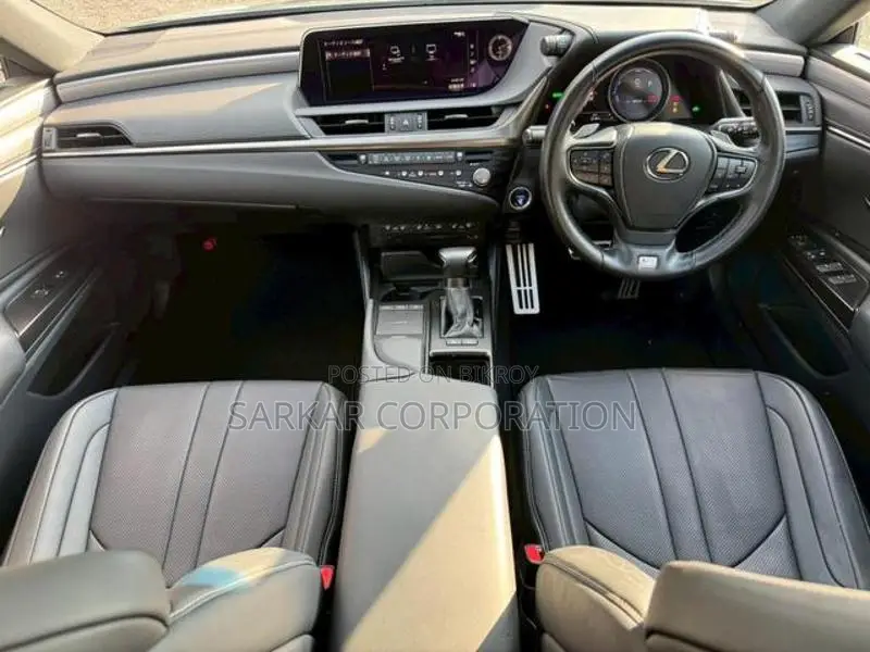 Lexus ES 300h F Sport 2021