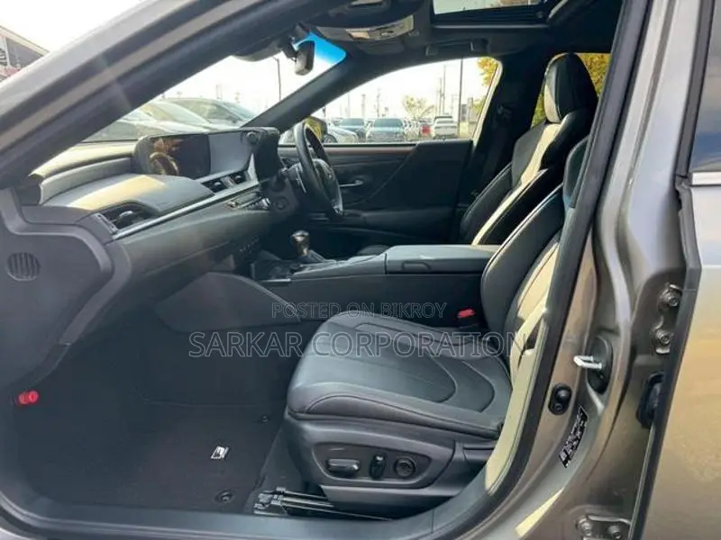 Lexus ES 300h F Sport 2021