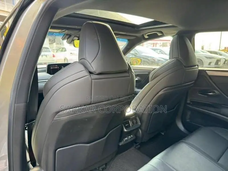 Lexus ES 300h F Sport 2021