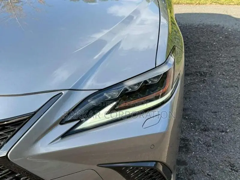Lexus ES 300h F Sport 2021