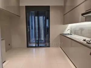 New Apartment Rent 4-Bedroom 6700sqft 2-Carpark