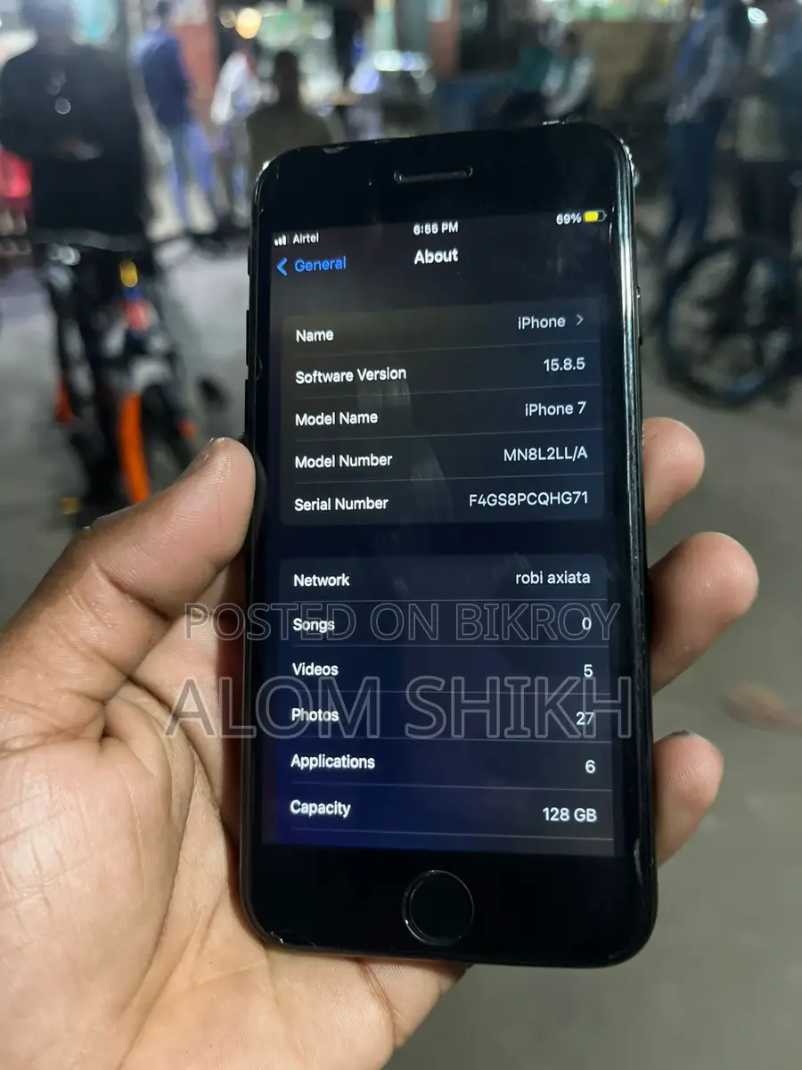Apple iPhone 7 . (Used)
