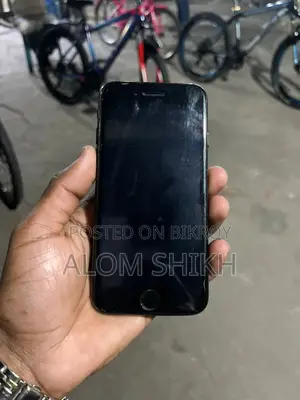 Apple iPhone 7 . (Used)