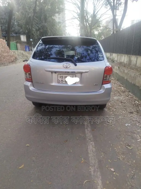 Toyota Fielder silver 2012