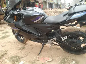 Yamaha R15 v4 2022